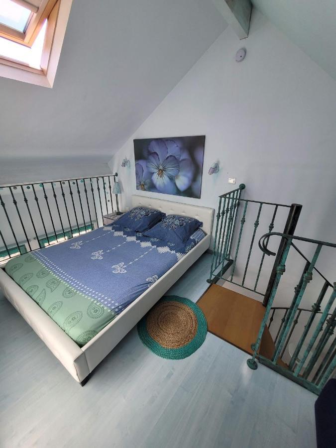 Gite Milly - 2 Studios En Coeur De Ville Exterior photo